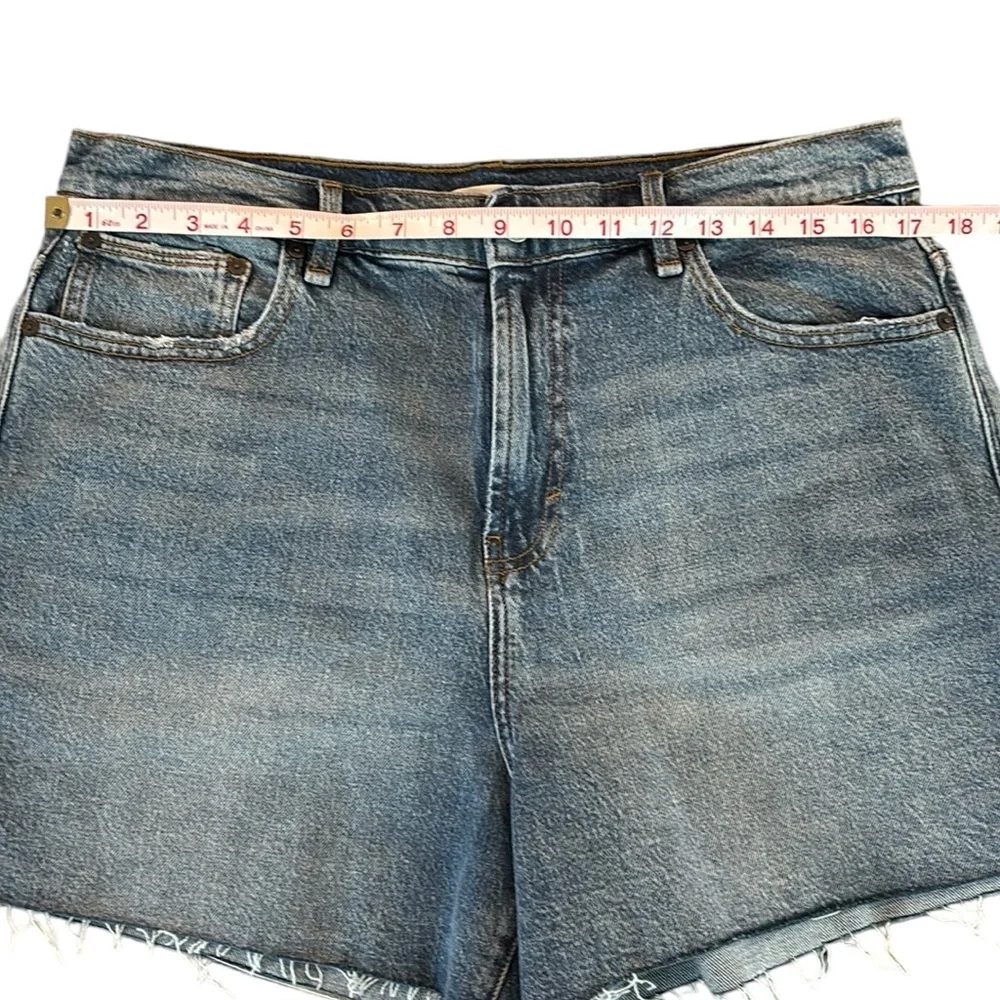NWOT Habitual Blue Jean Shorts High Waist Raw Hem sz 14/32